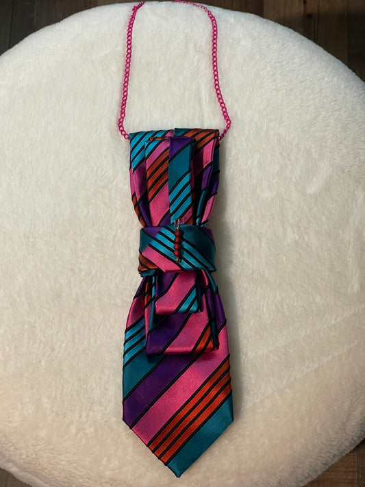 BOWTIE NECKLACE