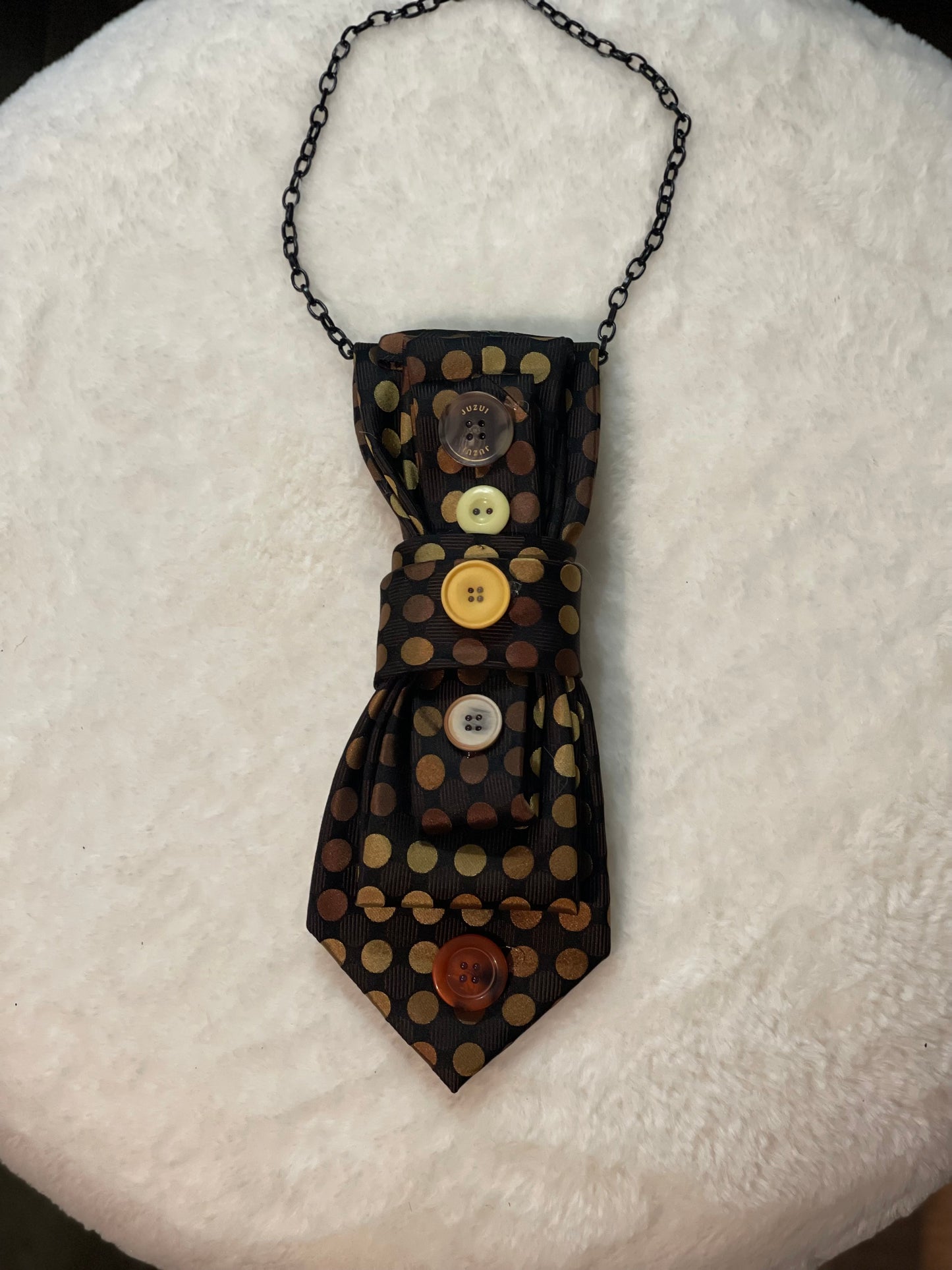 BOWTIE NECKLACE